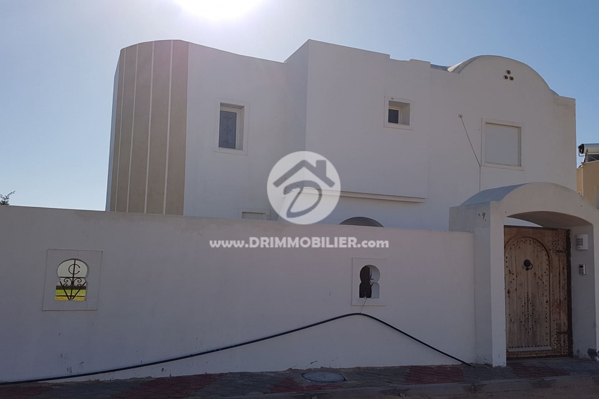 L 239 -                            Vente
                           Villa avec piscine Djerba